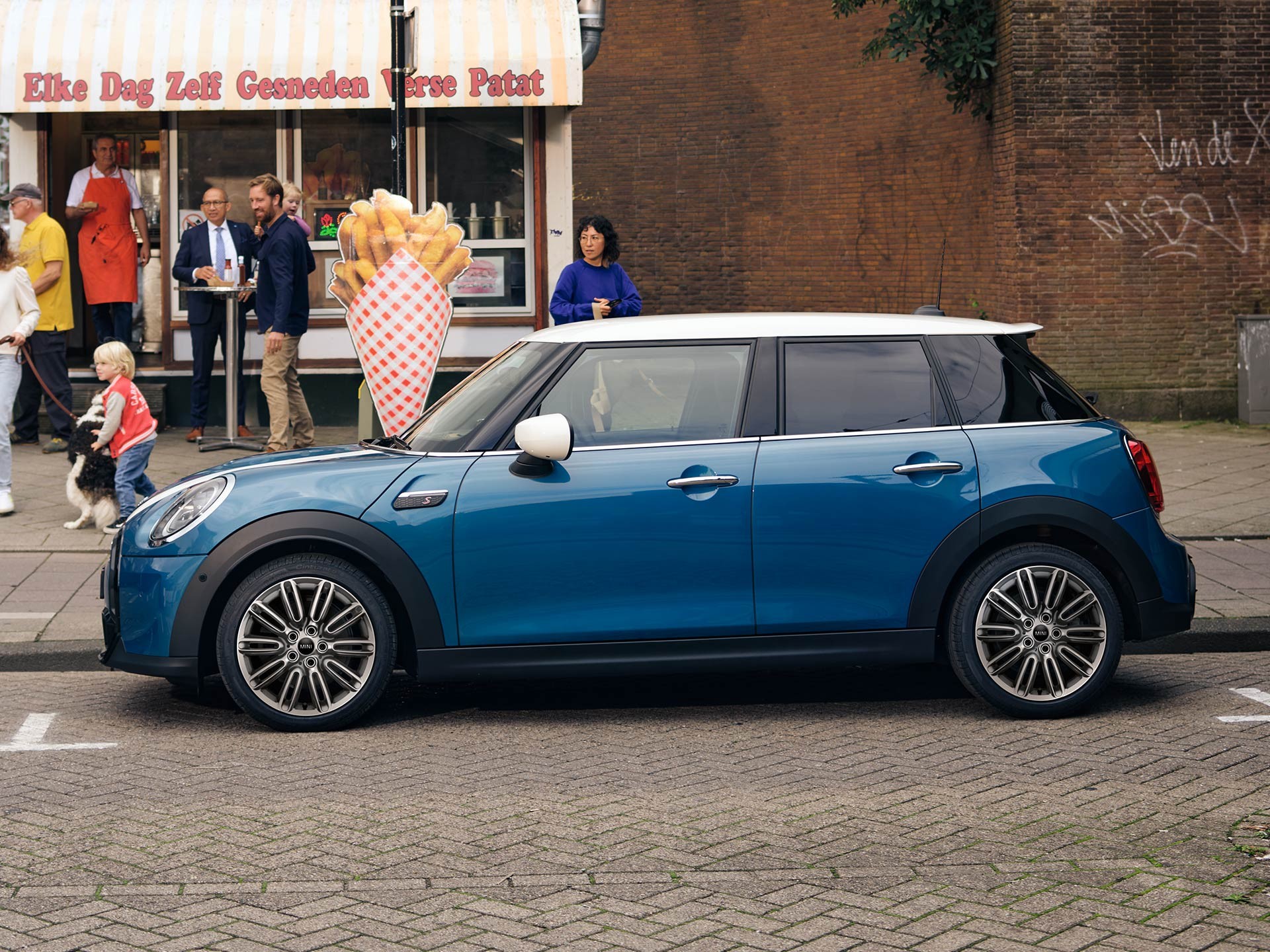 The New MINI 5 Door – パーキング・アシスト